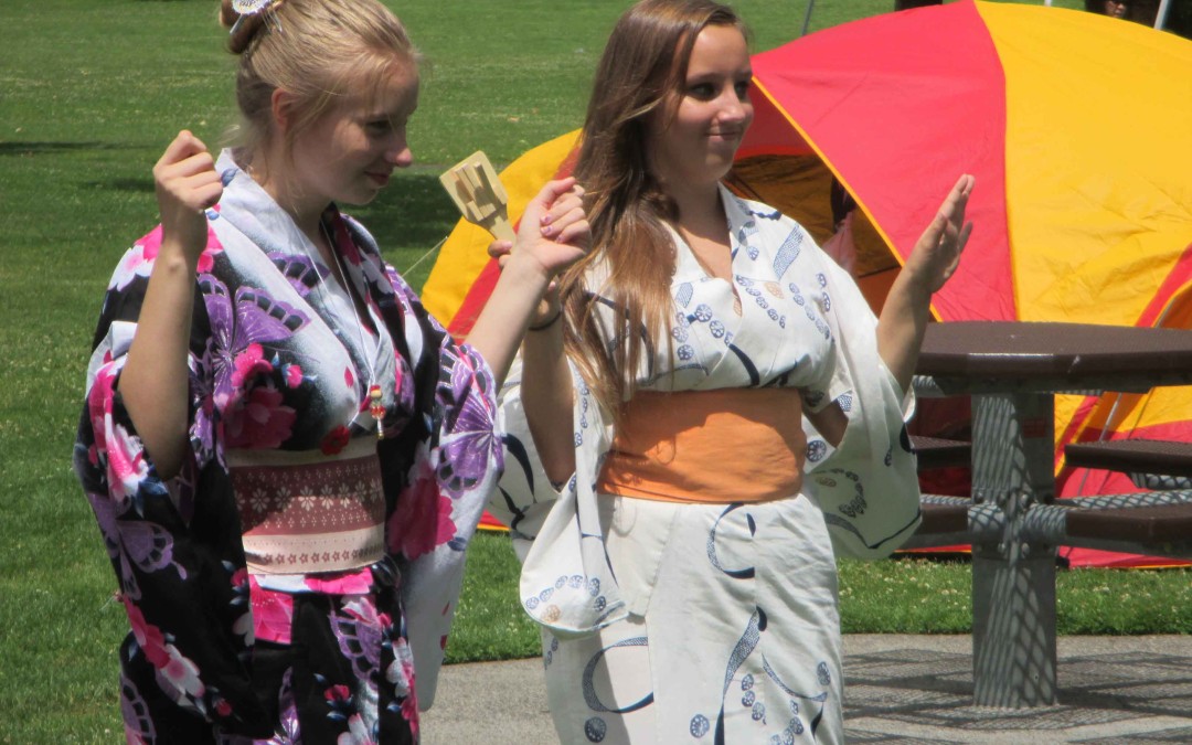 Skosh – folk dancing 2014